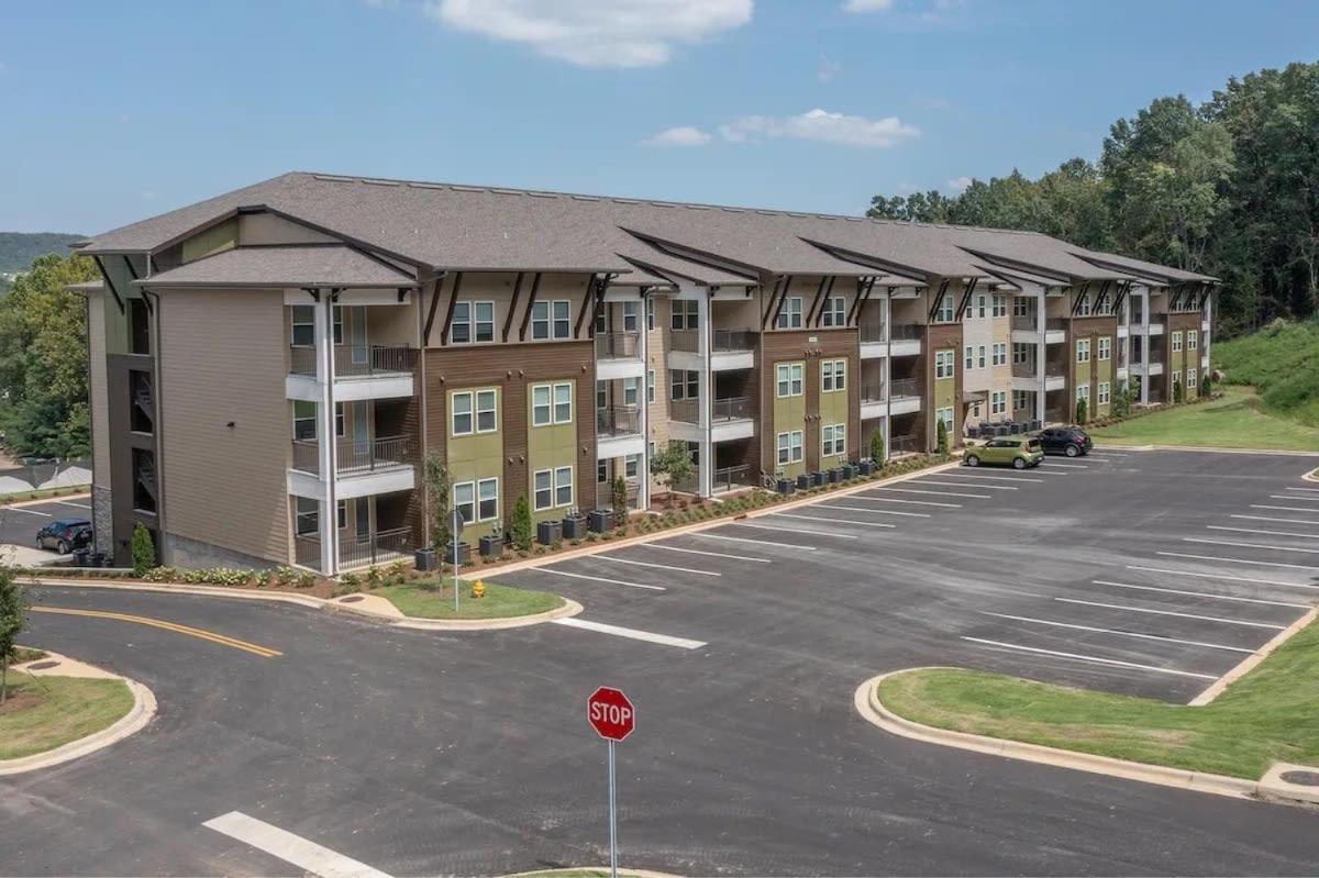 Near Oak Mt Amphitheatre And Pelham Civic Complex Apartment Exterior photo